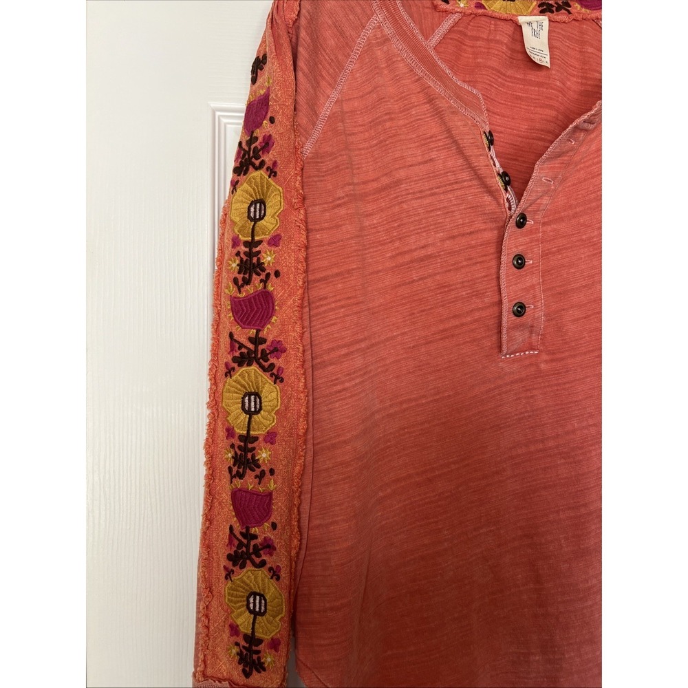 We The Free Henley Coral Half Button Blouse With Floral Embroidered Slv Medium - Picture 3 of 9